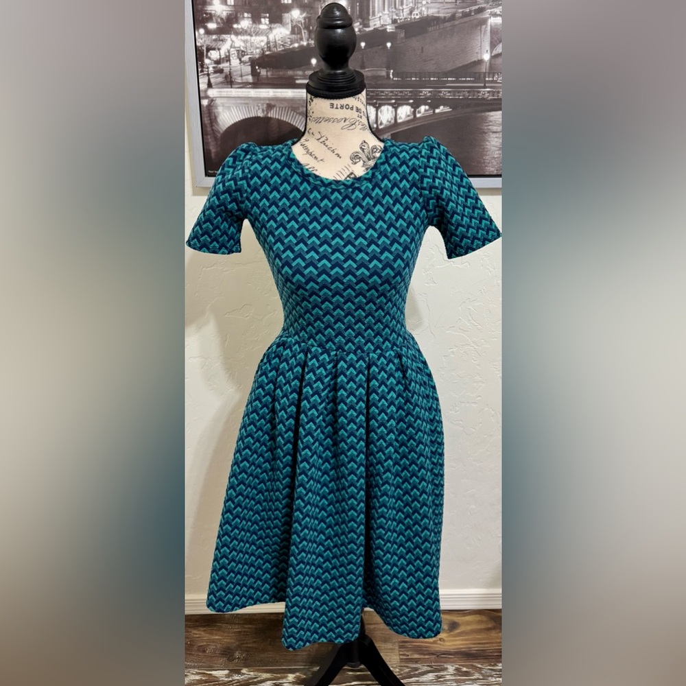 Lularoe Amelia XXS Chevron Dress with Pockets